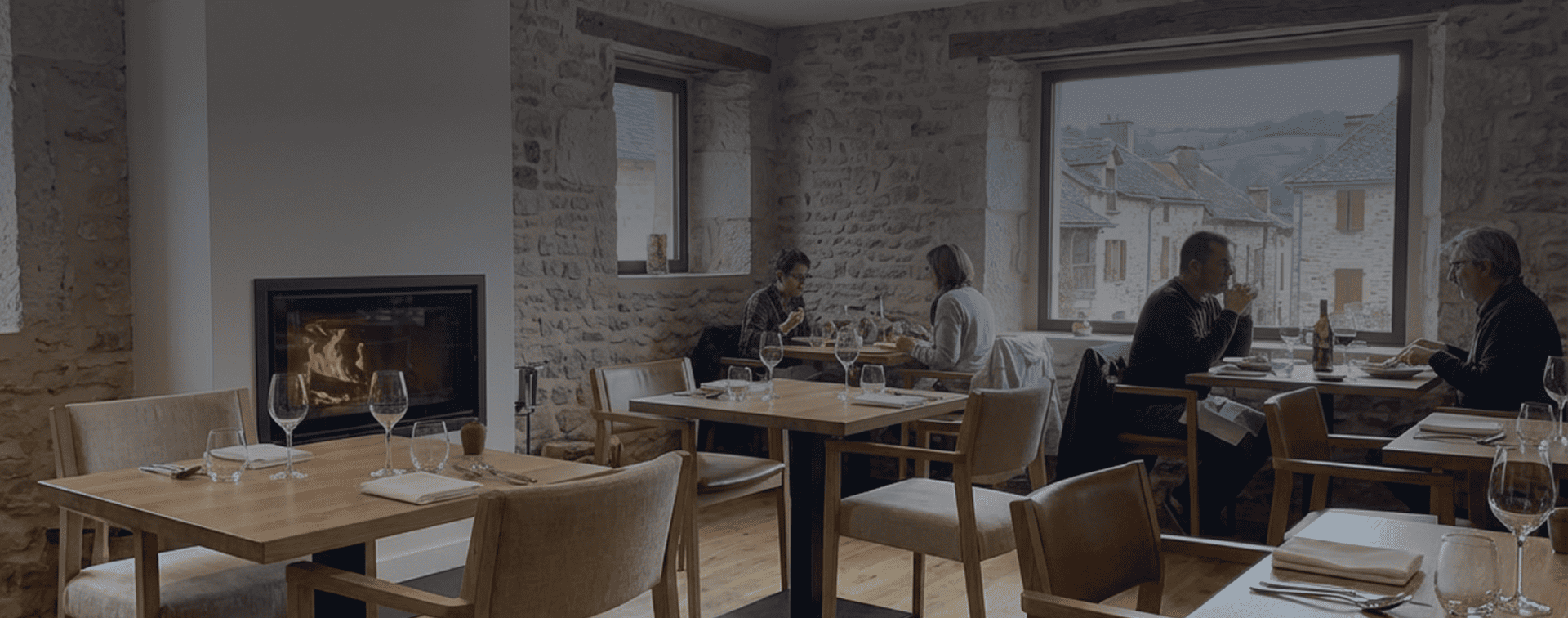 Personnes dans un restaurant